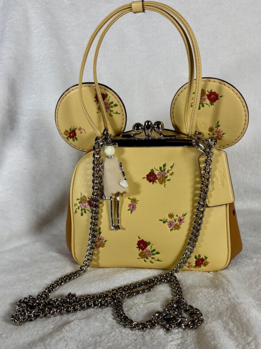 Coach Disney Minnie Mouse Limited Edition Kisslock Bag in Vanilla, Florals/Charm - Picture 16 of 16